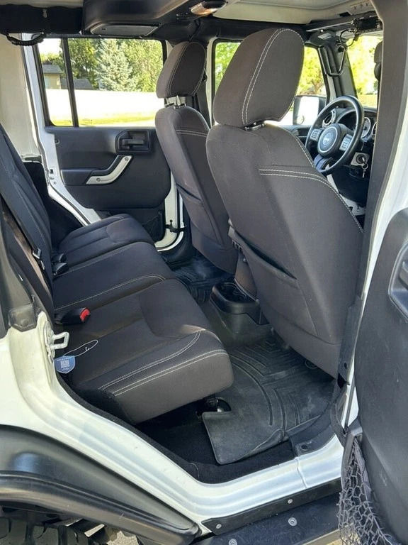 2015 Jeep Wrangler Unlimited Rubicon 4X4 SUV (stock Number 6222873)