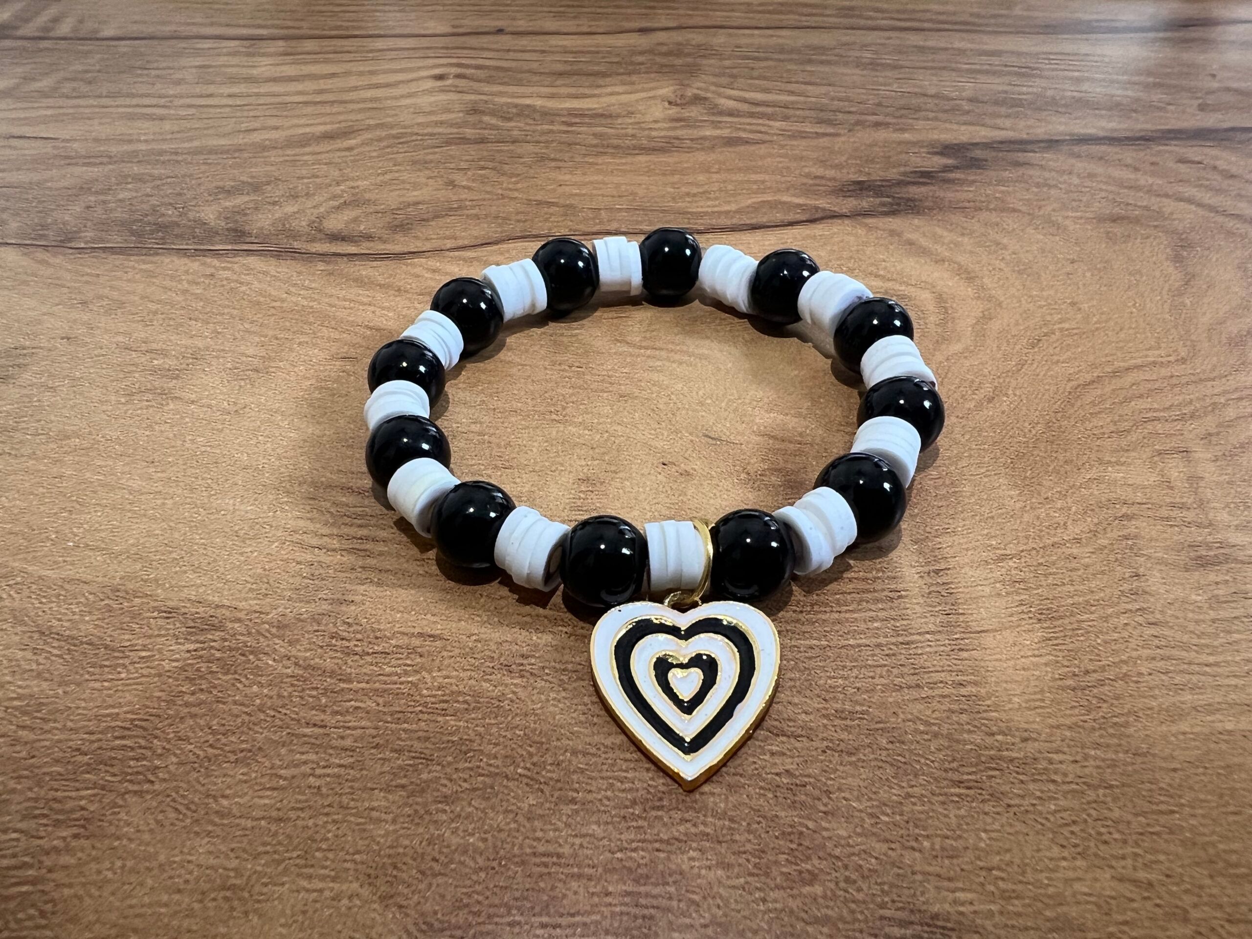 BlackWhite Heart Charm Bracelet » Wirst Wonders