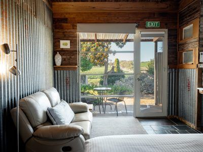 01-Palette-Bed-In-A-Shed-One-View (1)