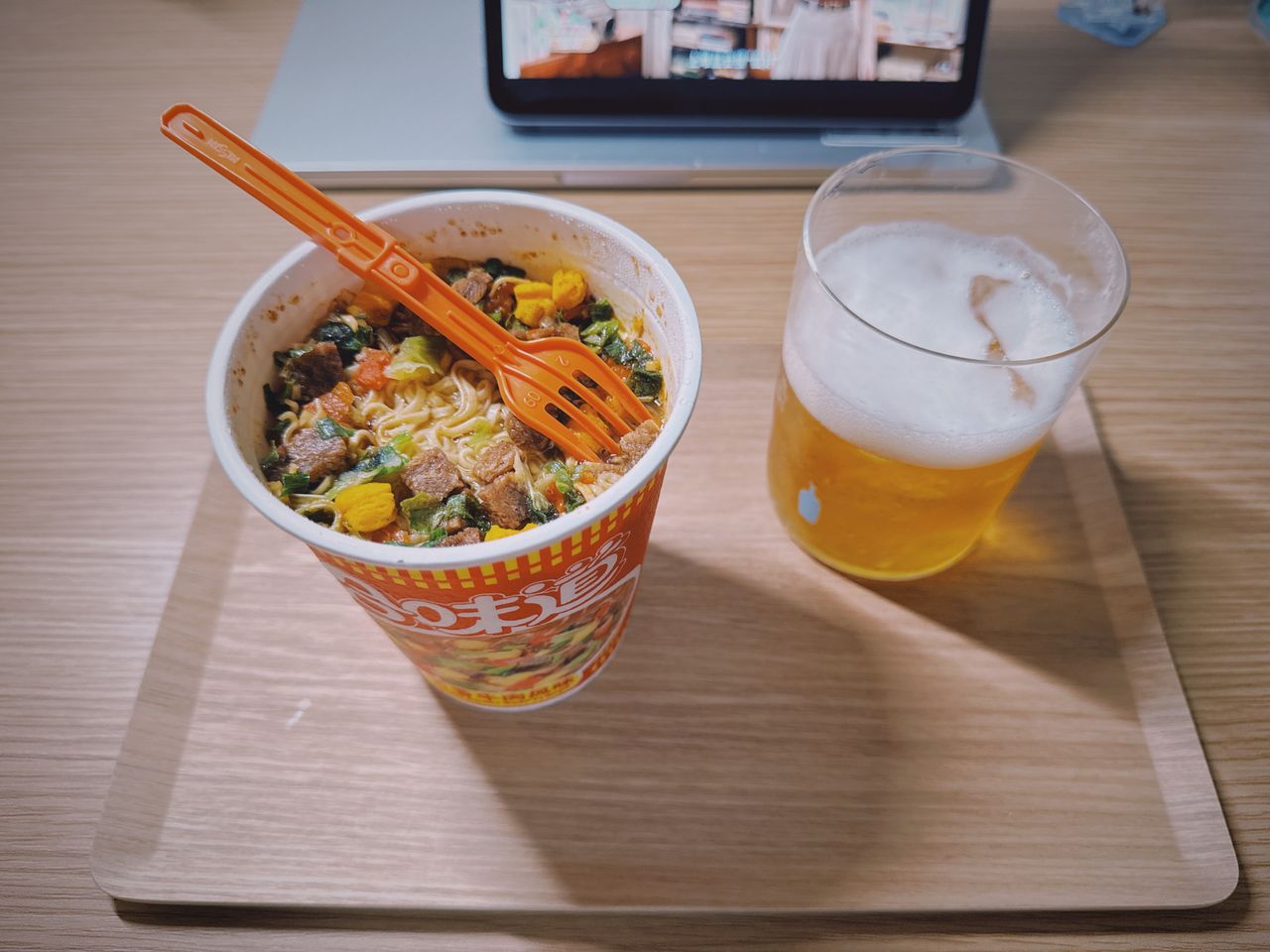 杯面和啤酒