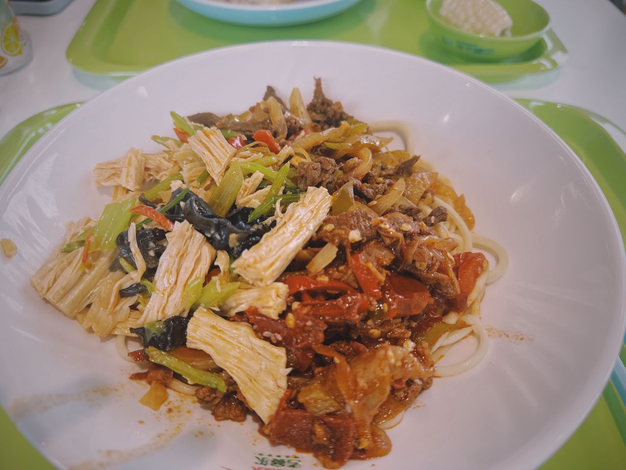 牛肉腐竹拌面