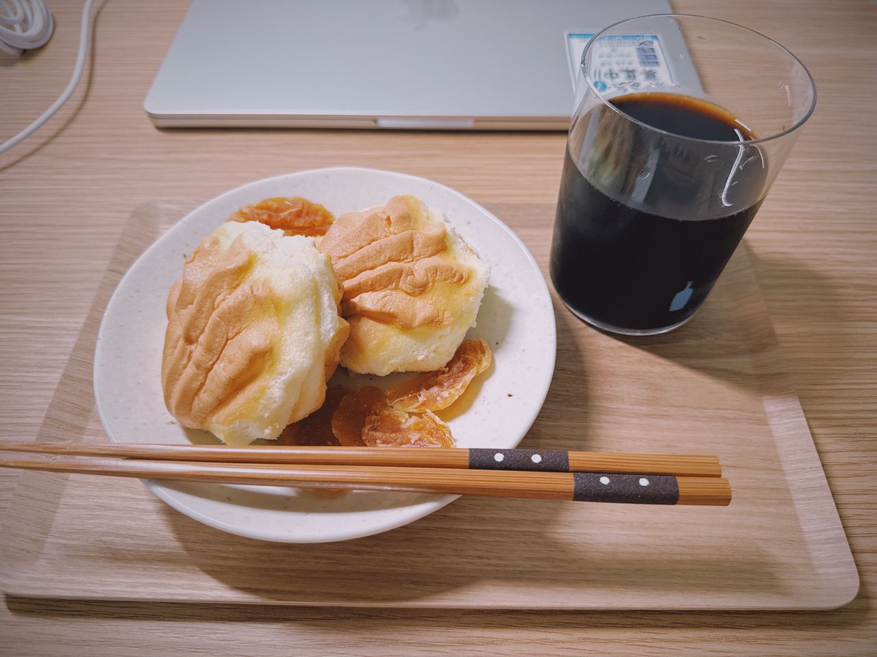 仙贝蛋糕和咖啡