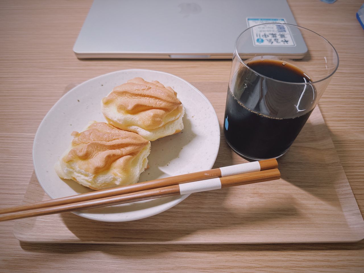 仙贝蛋糕和咖啡