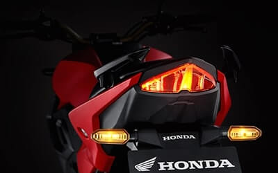 Honda CB150R Streetfire 7