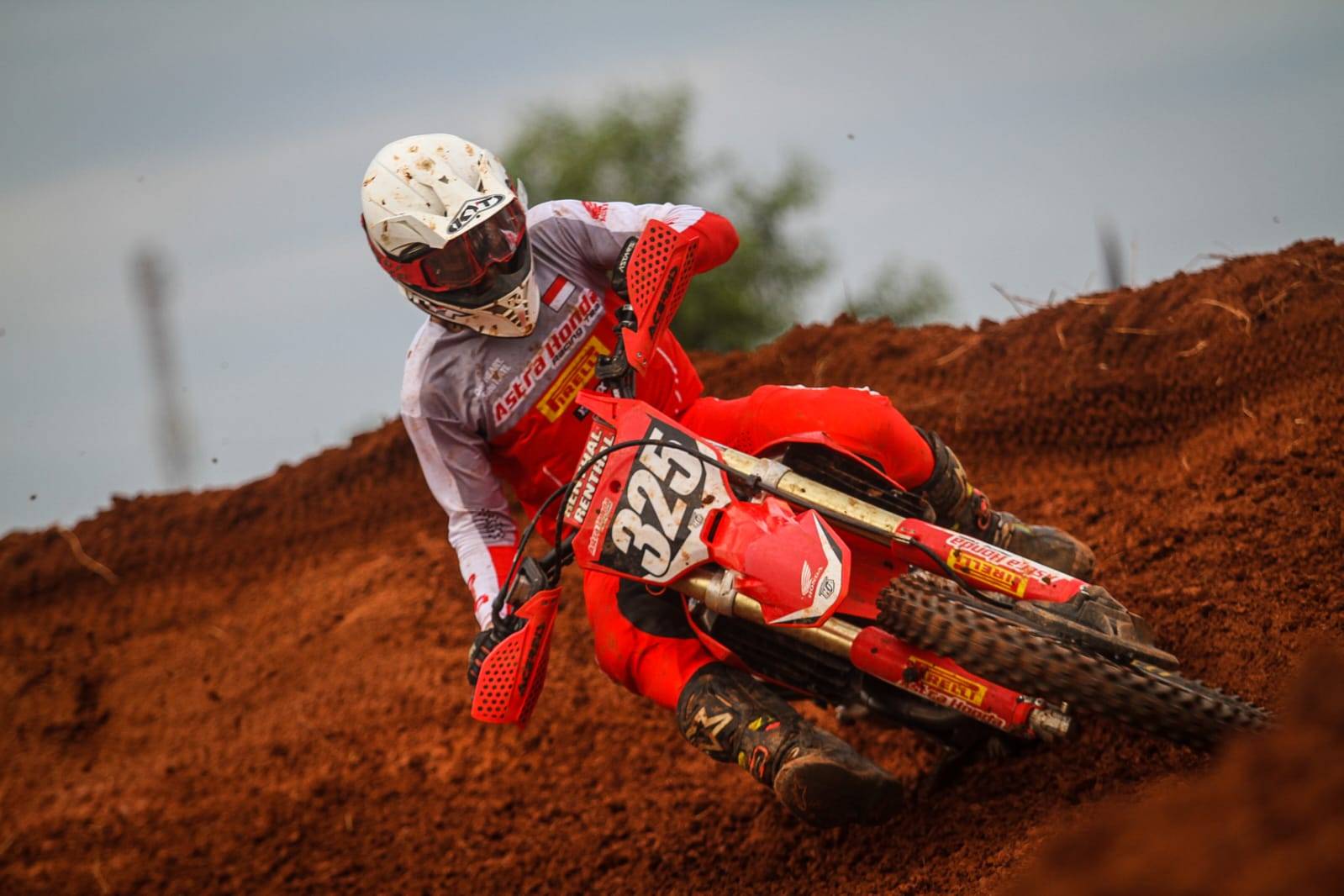 Crosser Astra Honda Dominasi Gelar Juara di Kejurnas Motocross 2022 3 Crosser Astra Honda Dominasi Gelar Juara di Kejurnas Motocross 2022 3