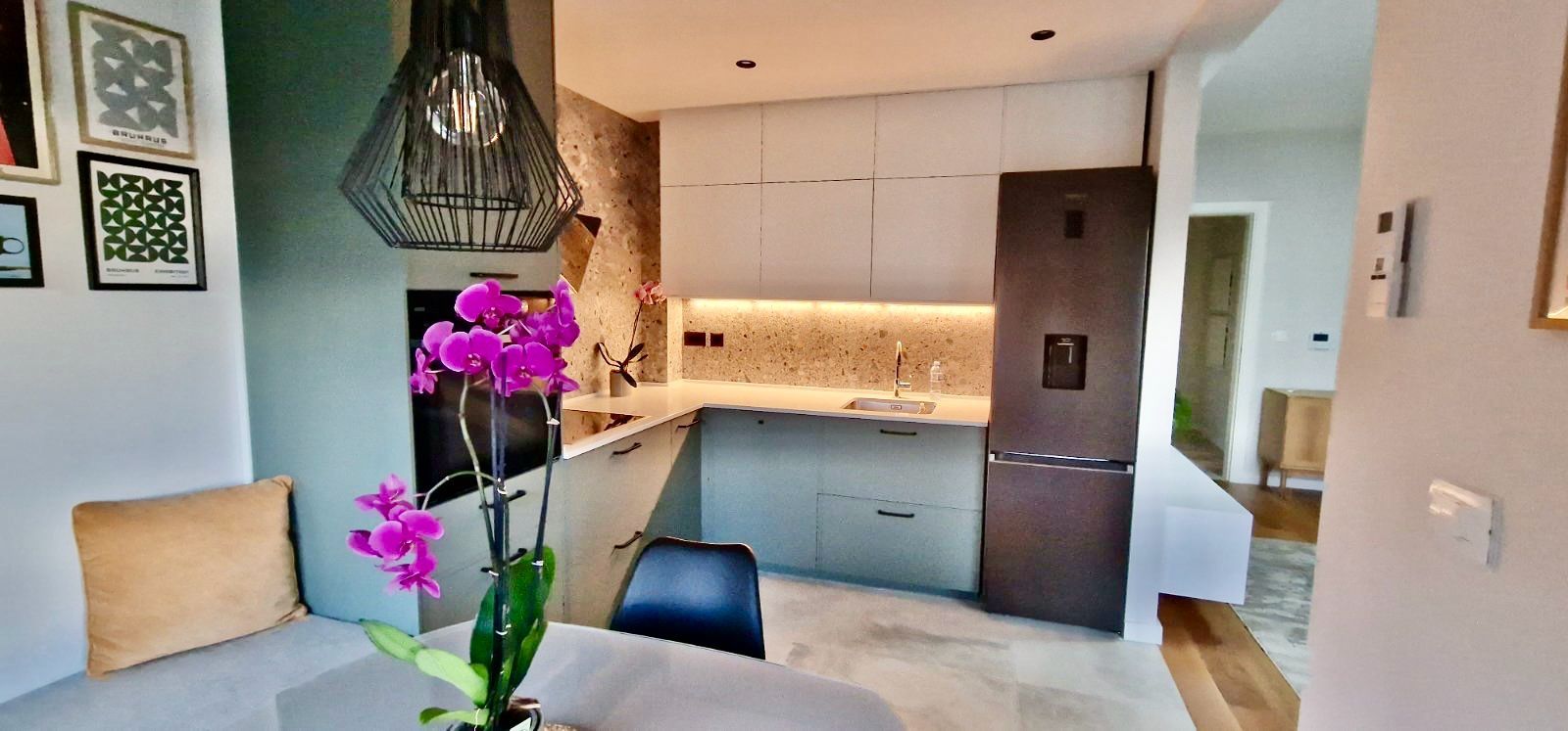 "Contemporary 2-Bedroom Apartment for Sale in Tivat, Montenegro – Kalimanj Area, Newly Constructed Building, Includes Garage"