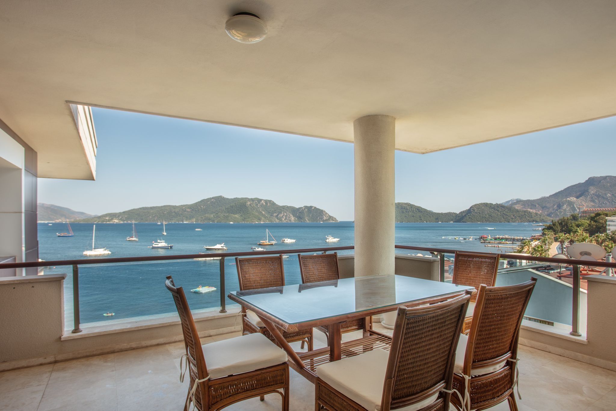 Luxury 3+1 Apartment with Panoramic Views for Sale in Siteler, Marmaris, Turkey
Experience luxury living in this stunning 3+1 apartment offering panoramic views in Siteler, Marmaris, Turkey.