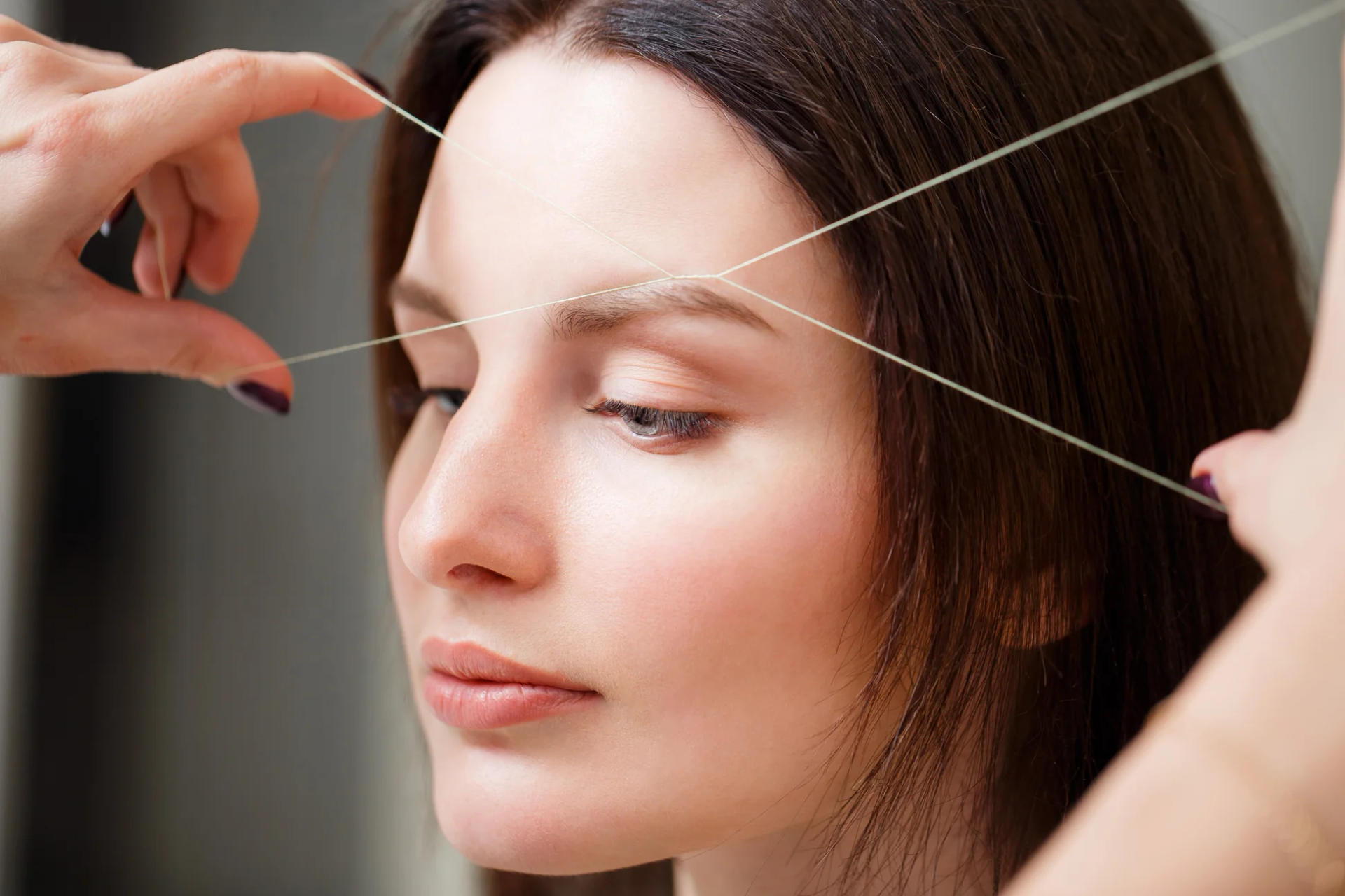 eyebrow,threading,beauty,service,close-up