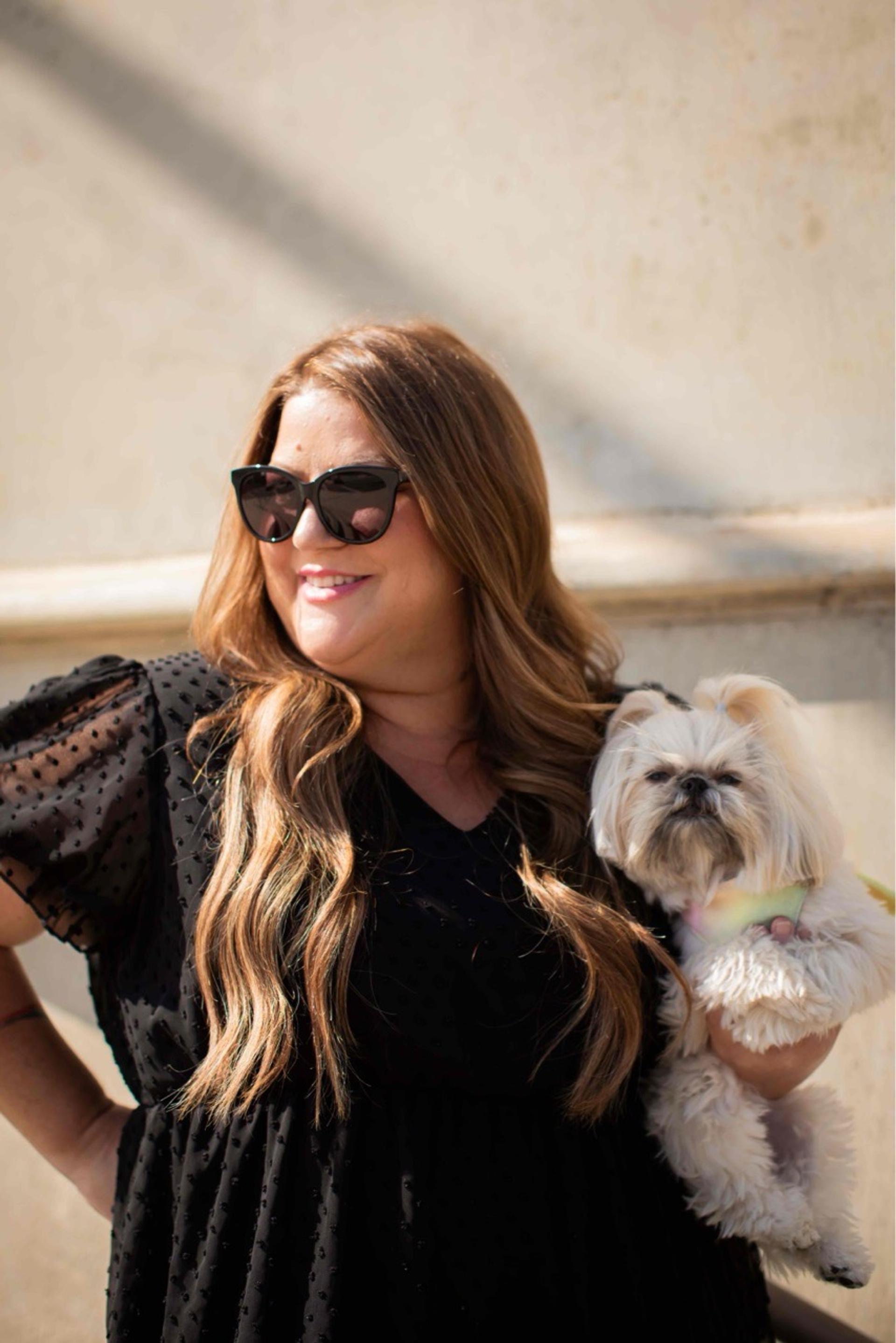 portrait,pet,smiling,sunglasses,outdoor