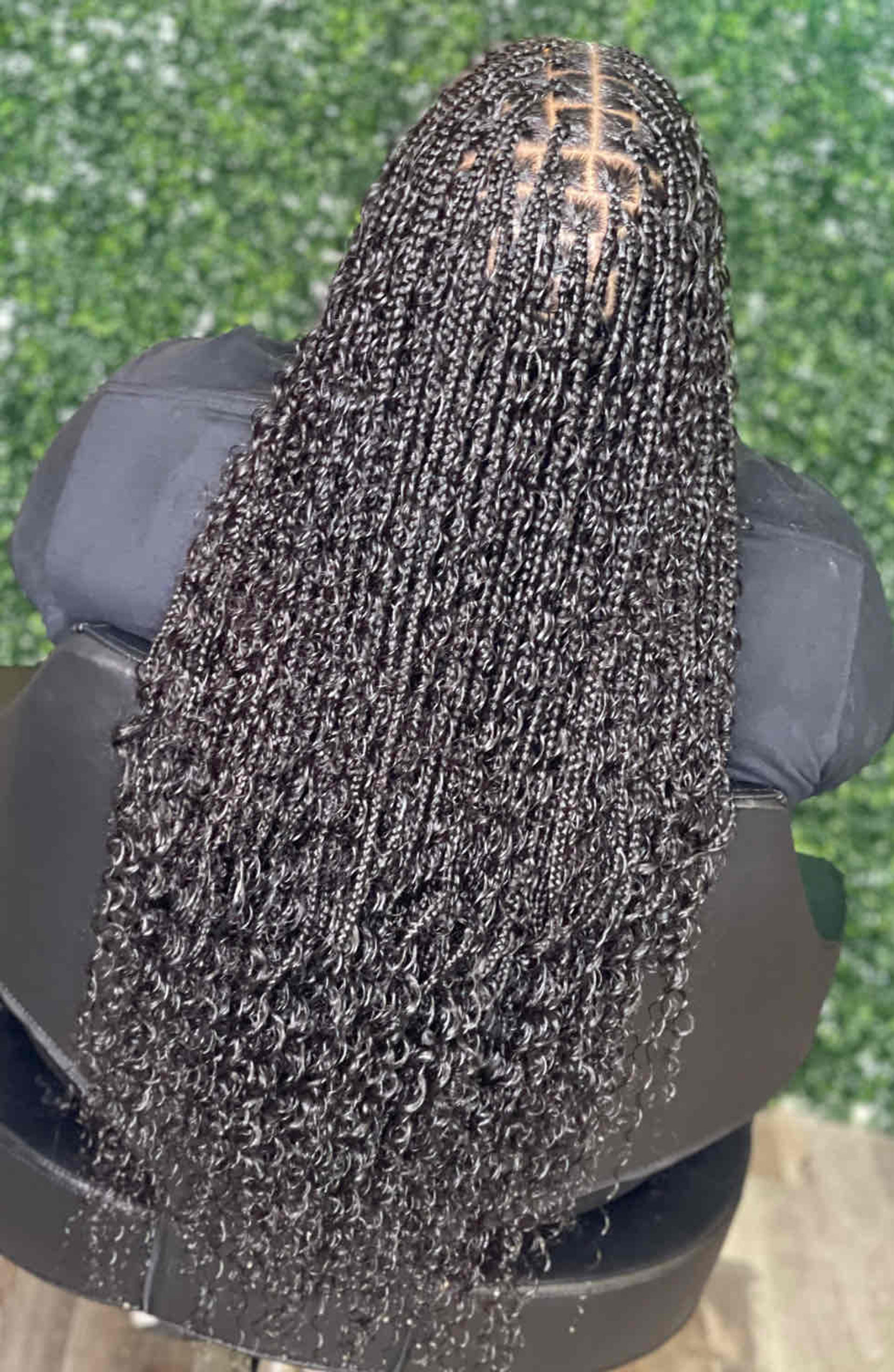Knotless bohemian braids the price may increase depending on the lenght