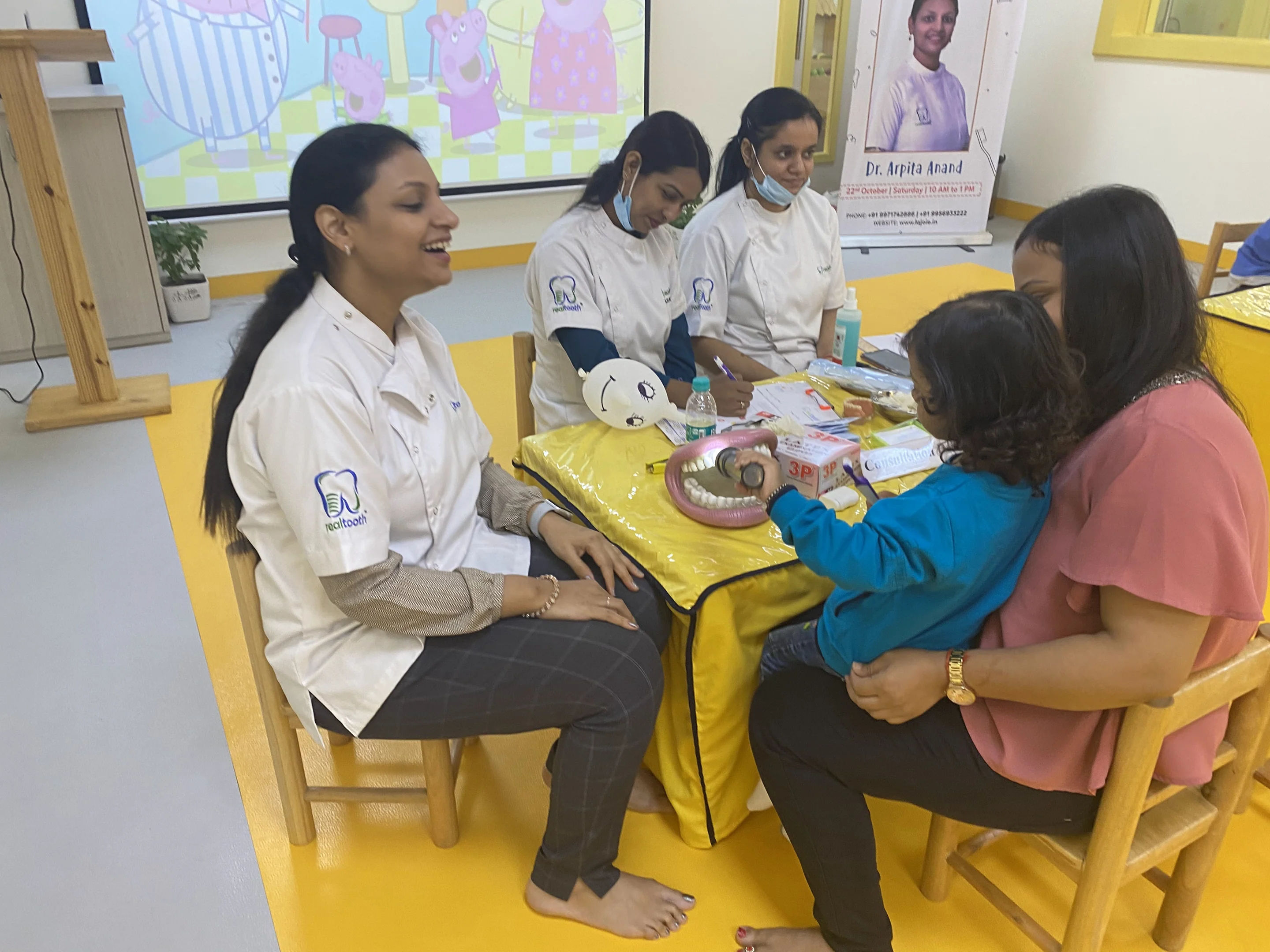  dental,interaction,service,children,healthcare,professional  