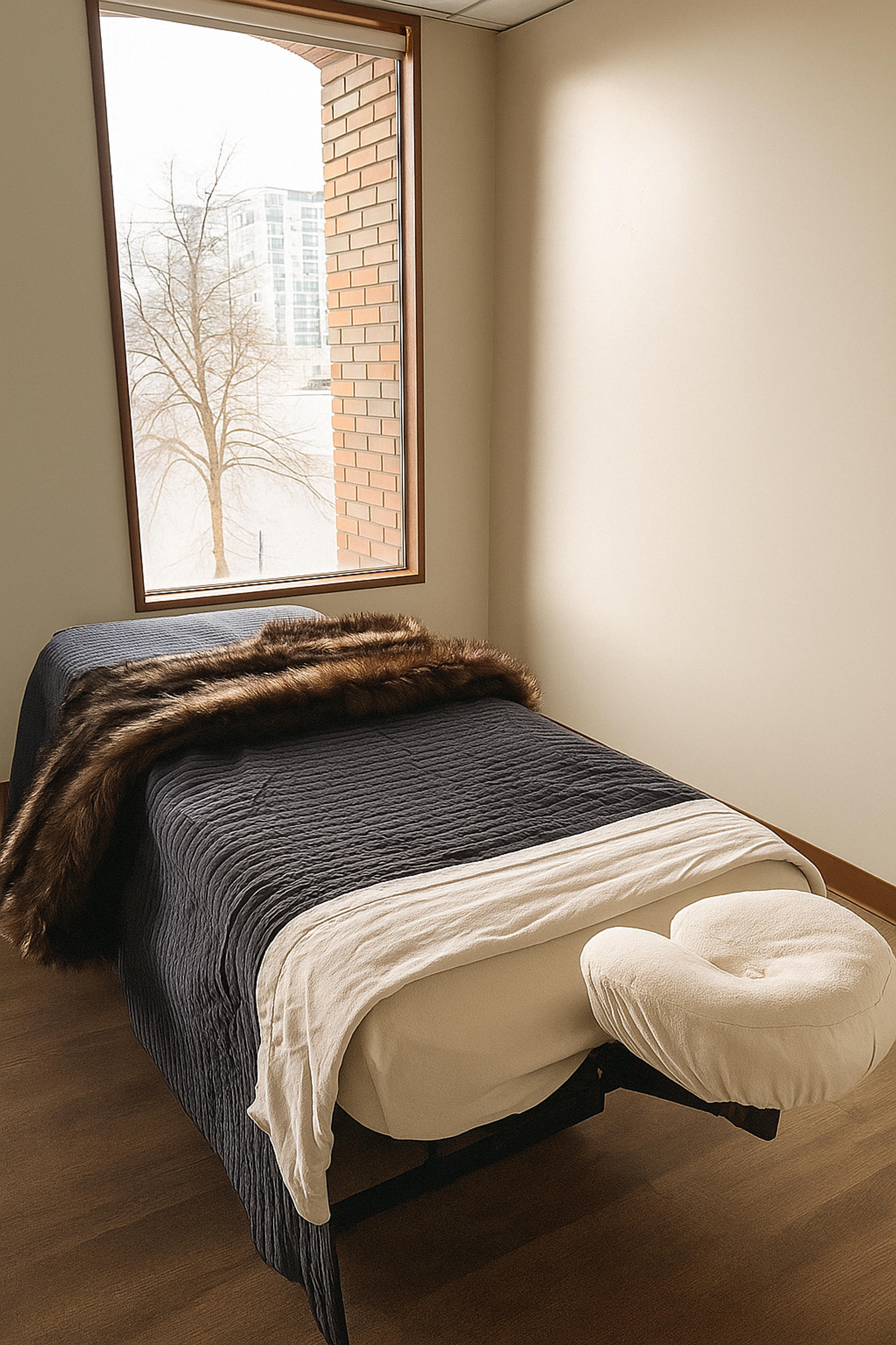 massage table,spa room,relaxation,wellness,interior design
