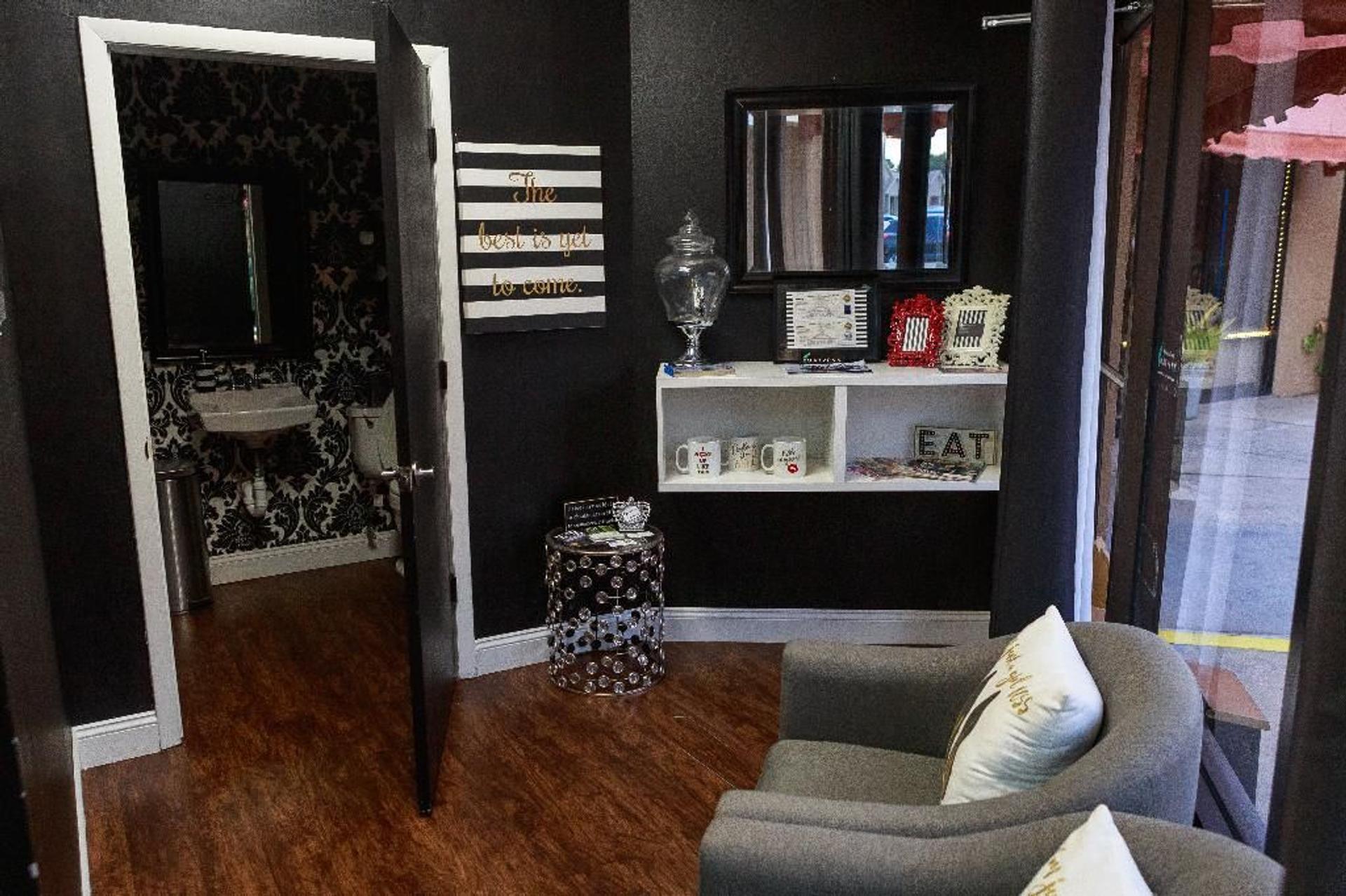 interior,decor,modern,waiting-area