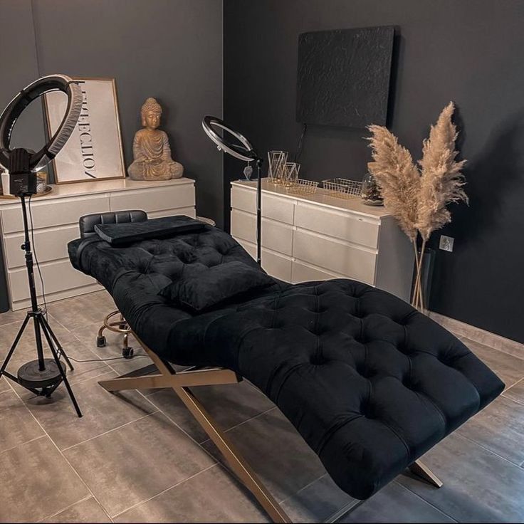 Lash & Brow Suites