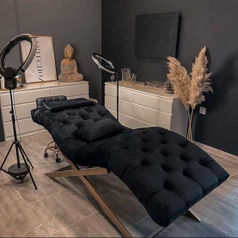 Lash & Brow Suites service