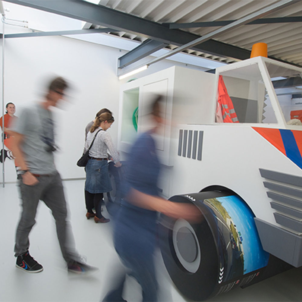 Blick in den Infopavillon zum Ausbau der Nordumfahrung Zürich Blick in den Infopavillon zum Ausbau der Nordumfahrung Zürich