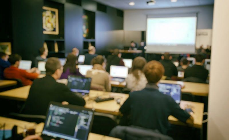 Prospek Kerja Sistem Informasi Dosen IT