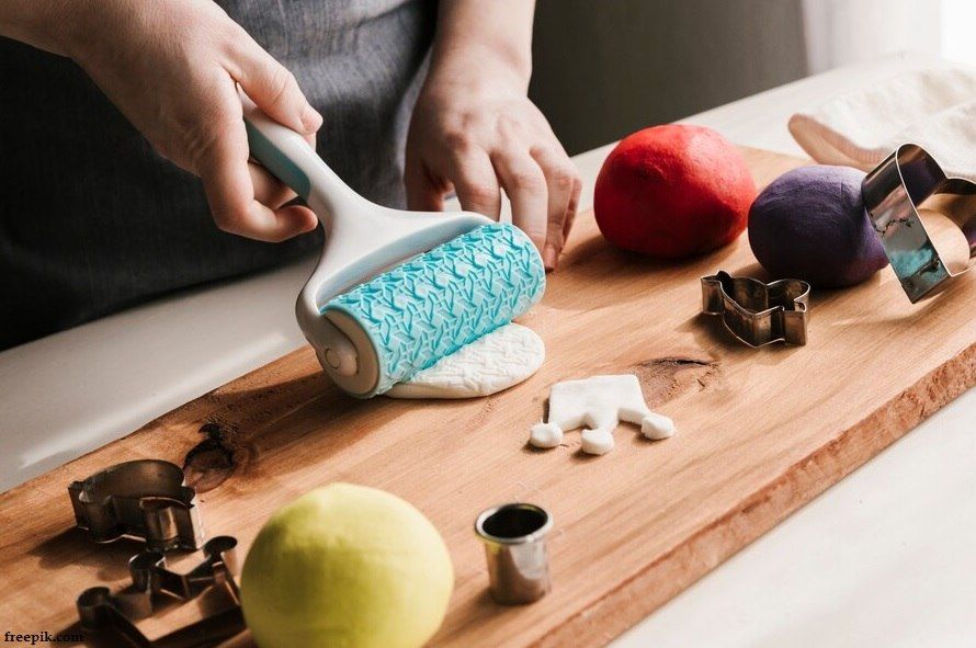 Perbedaan Polymer Clay dan Plastisin