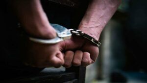 Perbedaan Tersangka dan Terdakwa