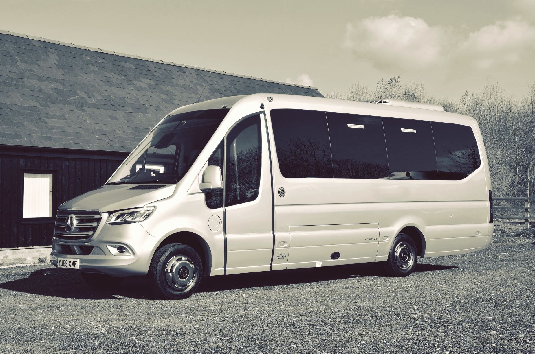 Why Choose A Luxury Minibus In London?