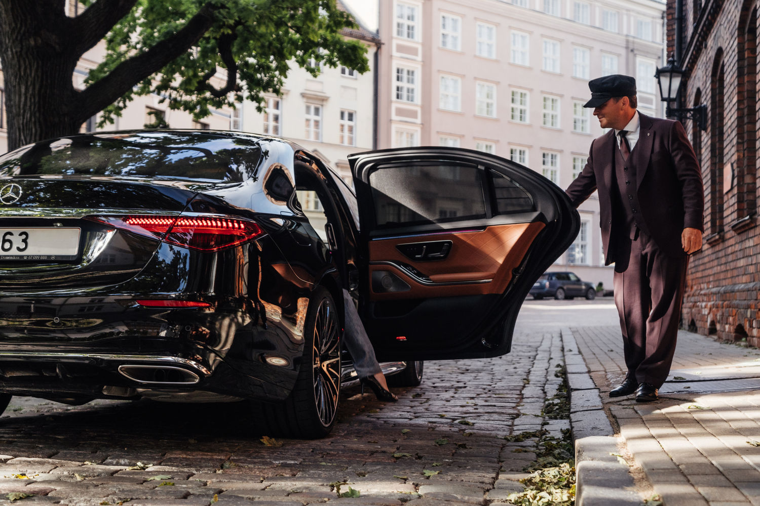 Corporate Travel Chauffeur Service London, Professional Chauffeurs for Business Success