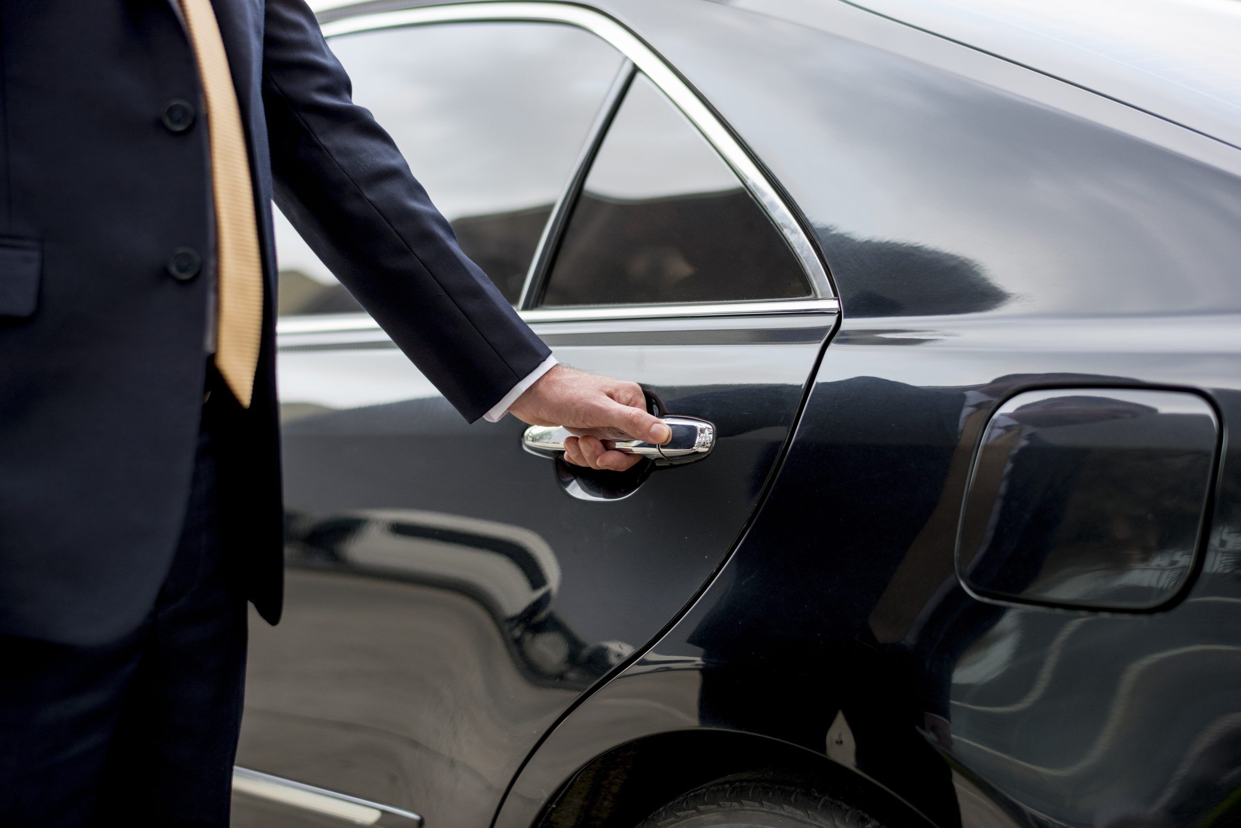 Cruise transportation between the Airport, Hotel, or Home