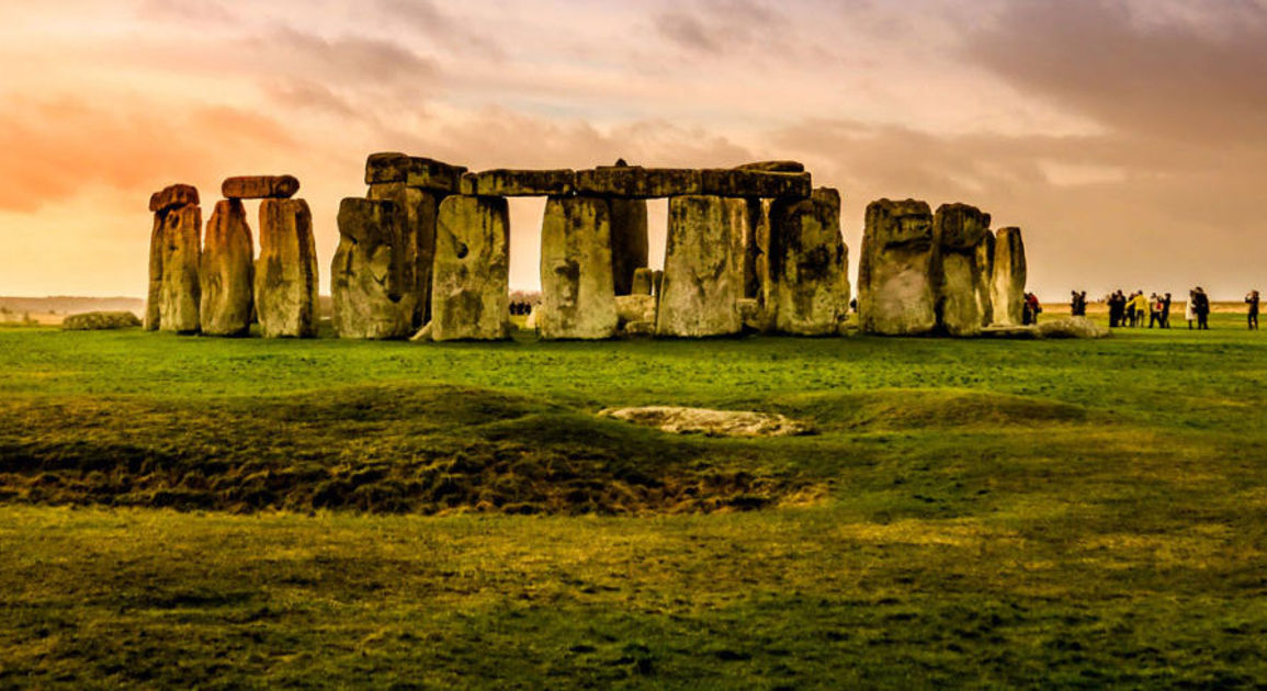 Stonehenge & Bath Tour From London