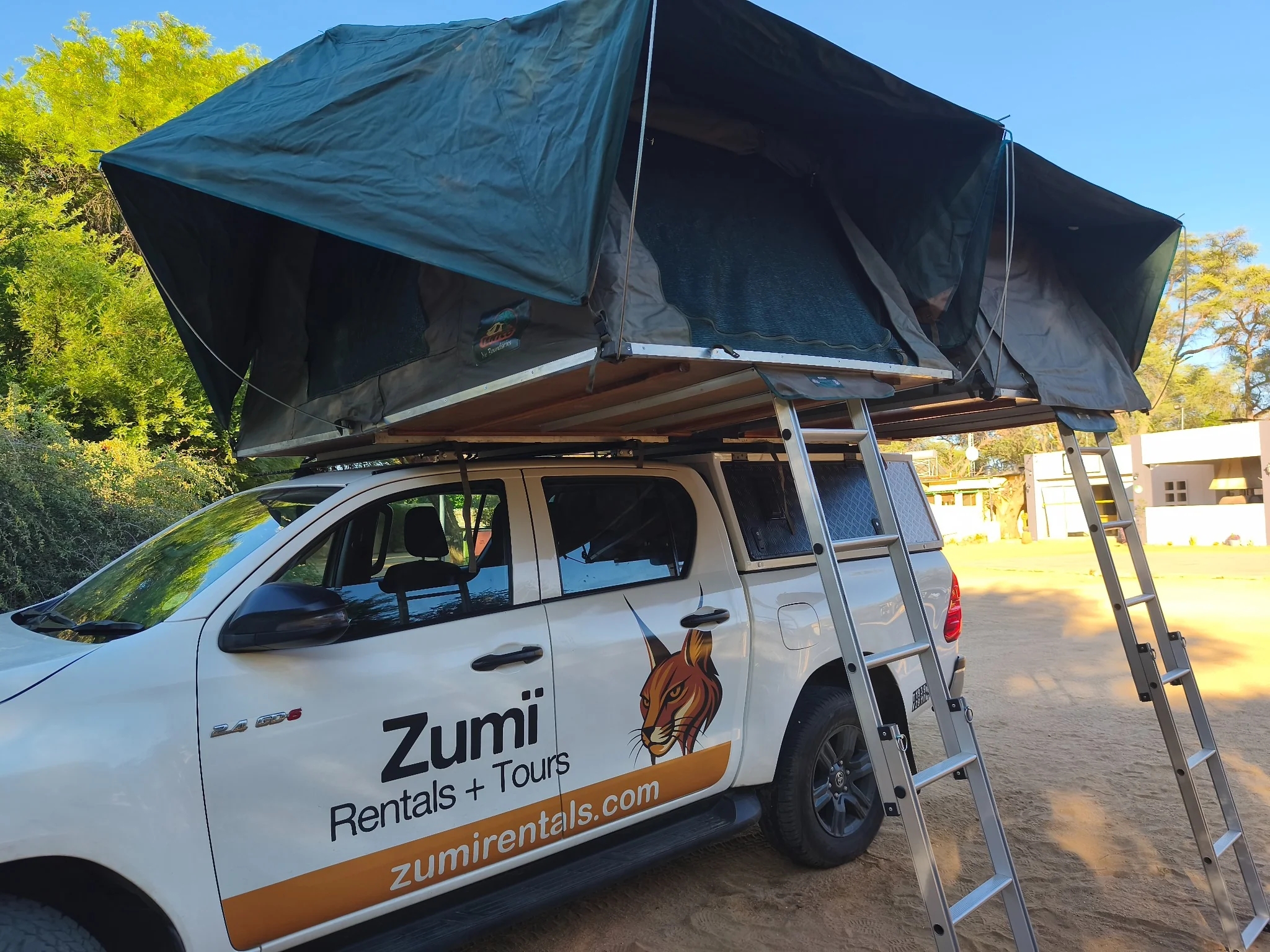 Toyota Hilux Camping with double rooftop tent