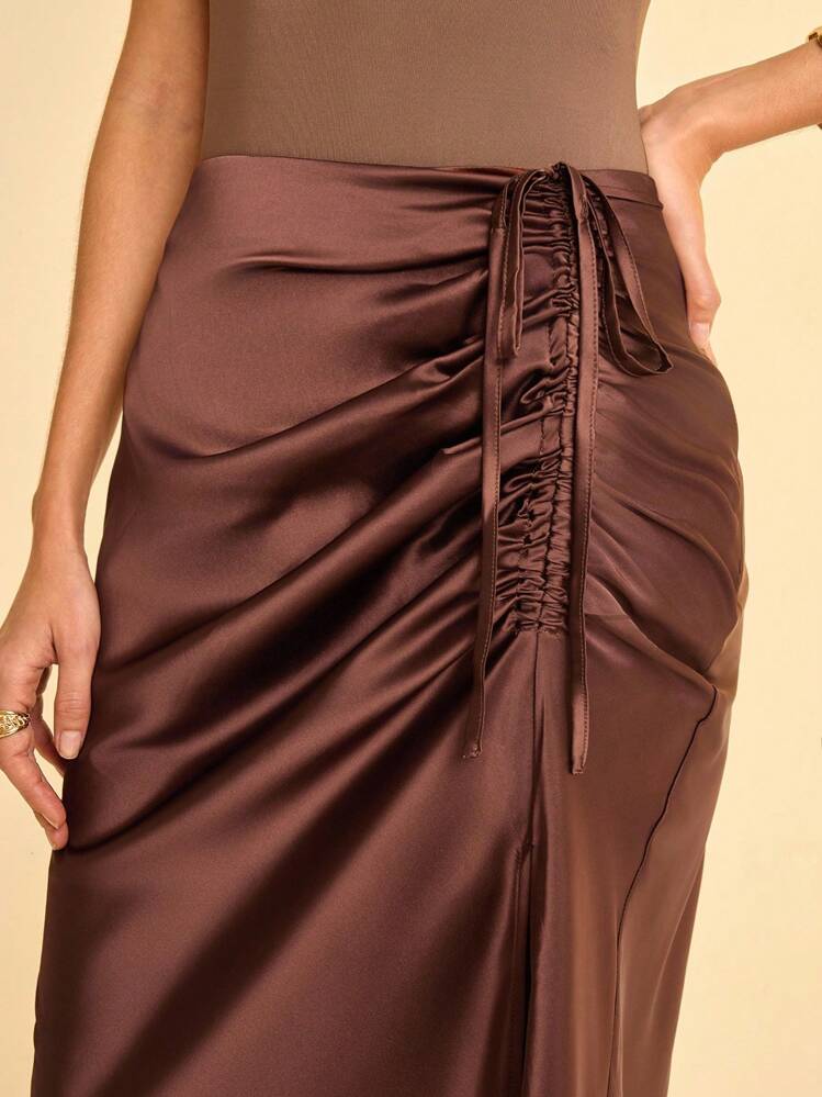 Jupe Longue Femme Satinée Marron à Fronces et Fente Latérale – Jupe Drapée Tendance
