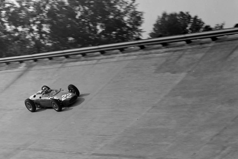 Von Trips eventually finished 5th in the front-engined Ferrari