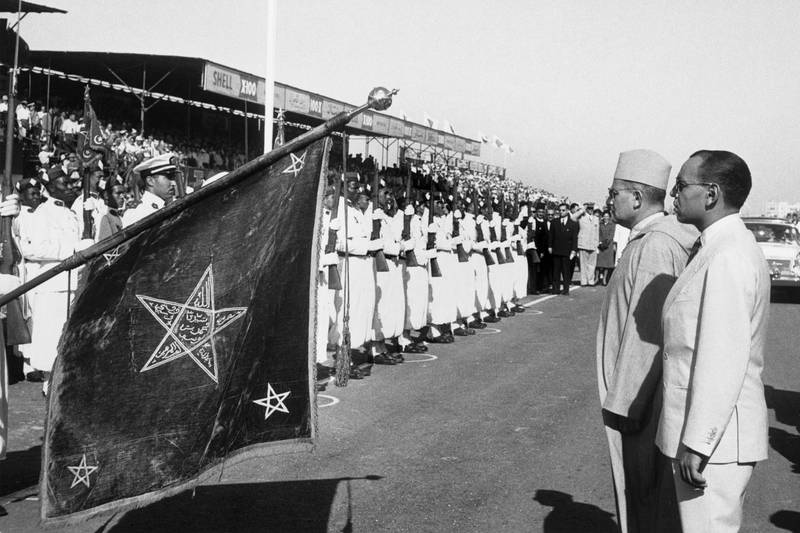 Sultan Mohammed V and the future King, Hassan II, officially open the circuit before the race.