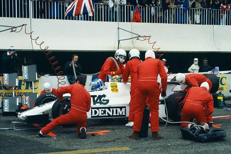 Keke Rosberg, Williams FW08C Ford, makes a pitstop.