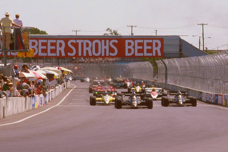 Nigel Mansell leads Elio de Angelis (both Lotus 95T Renault's) and Derek Warwick (Renault RE50) at the start.