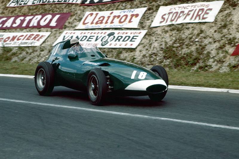 Stuart Lewis-Evans enters a corner in his Vanwall VW, 1957 French Grand Prix.
