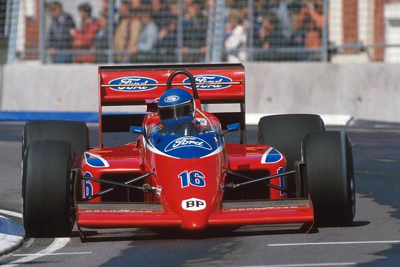 Patrick Tambay in his Lola THL2.