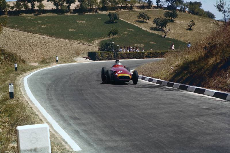 Juan Manuel Fangio, Maserati 250F at the 1957 Pescara Grand Prix.