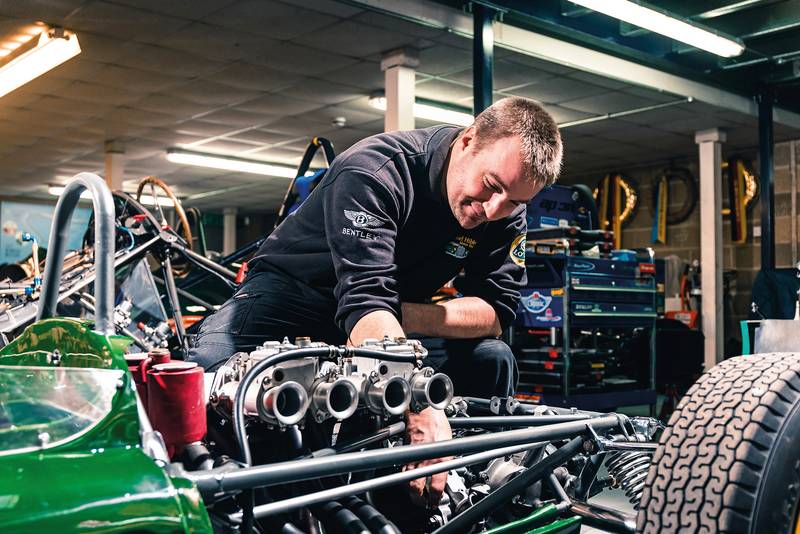 Lotus 22 mechanic