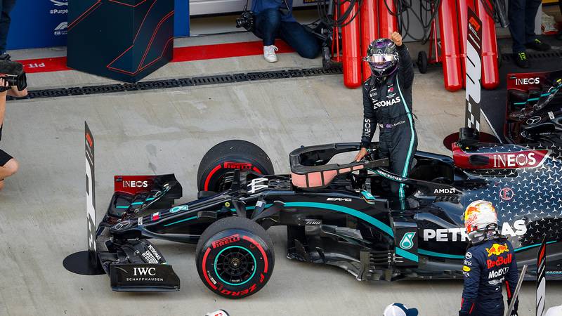 Lewis Hamilton celebrates clinching pole position in the 2020 F1 Russian Grand Prix