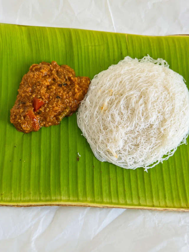 Idiyappam and vadacurry at Hotel Rangavilas