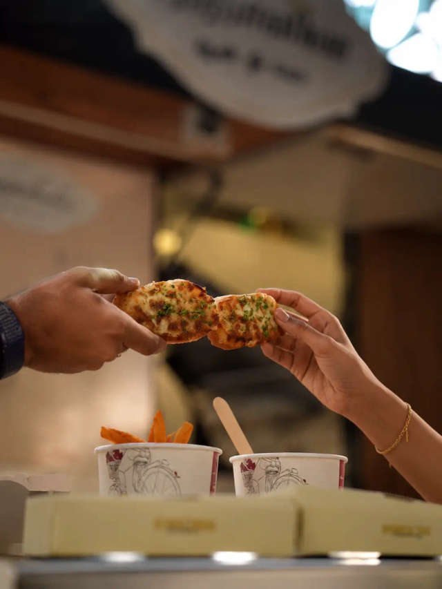 Chilli Cheese Garlic Bread at Italia On The Go