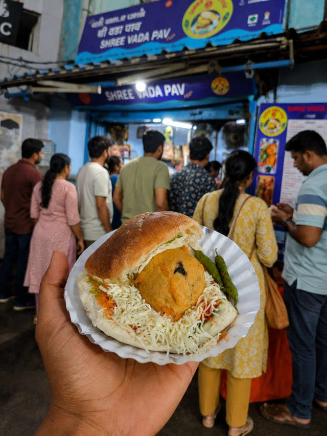 Cheese Burst Vada Pav at Shree Vada Pav