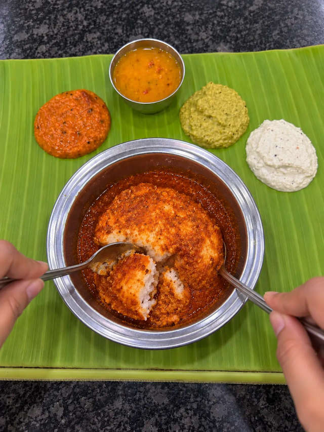 Podi Idly at Sri Bhalajee Bhavan