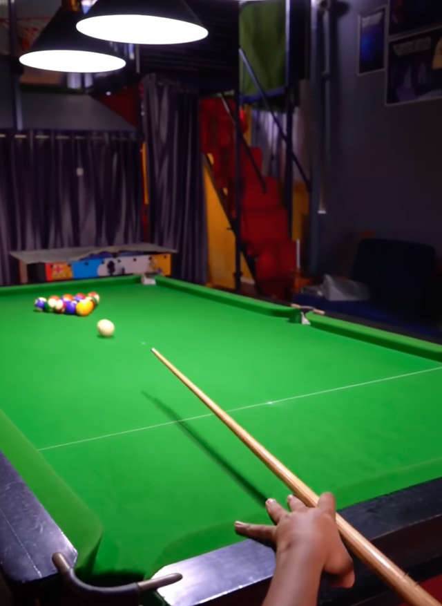 Grab a cue and play snooker at YM fun atti