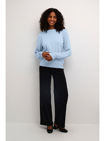 Pullover in Hellblau