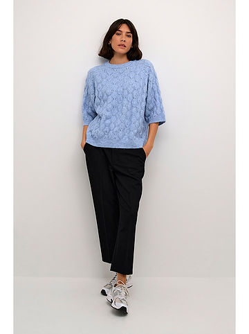 Pullover in Hellblau