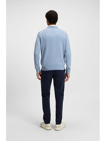 Pullover in Hellblau