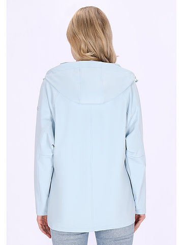 Softshelljacke in Hellblau