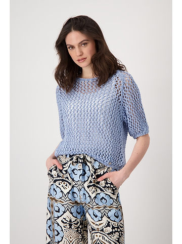 Pullover in Hellblau