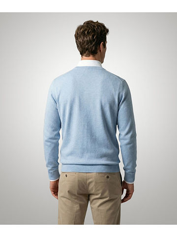 Pullover in Hellblau