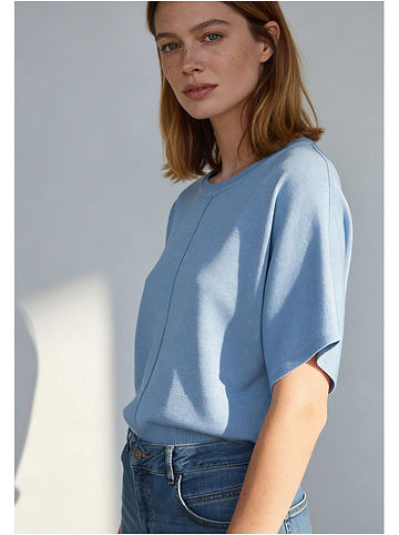 Pullover in Hellblau